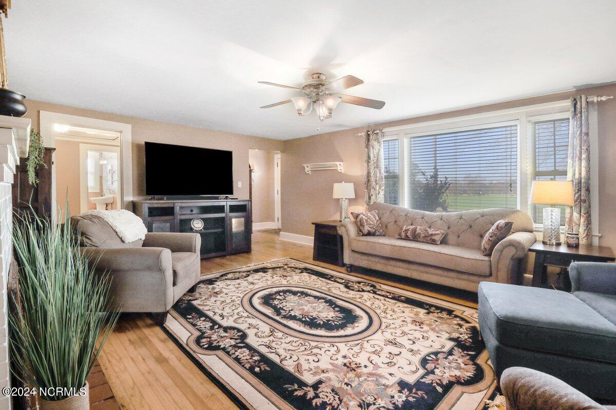 502 Bennetts Bridge Road Mount Olive, NC 28365 - Photo 14 of 27 502 Bennetts Bridge Rd-17