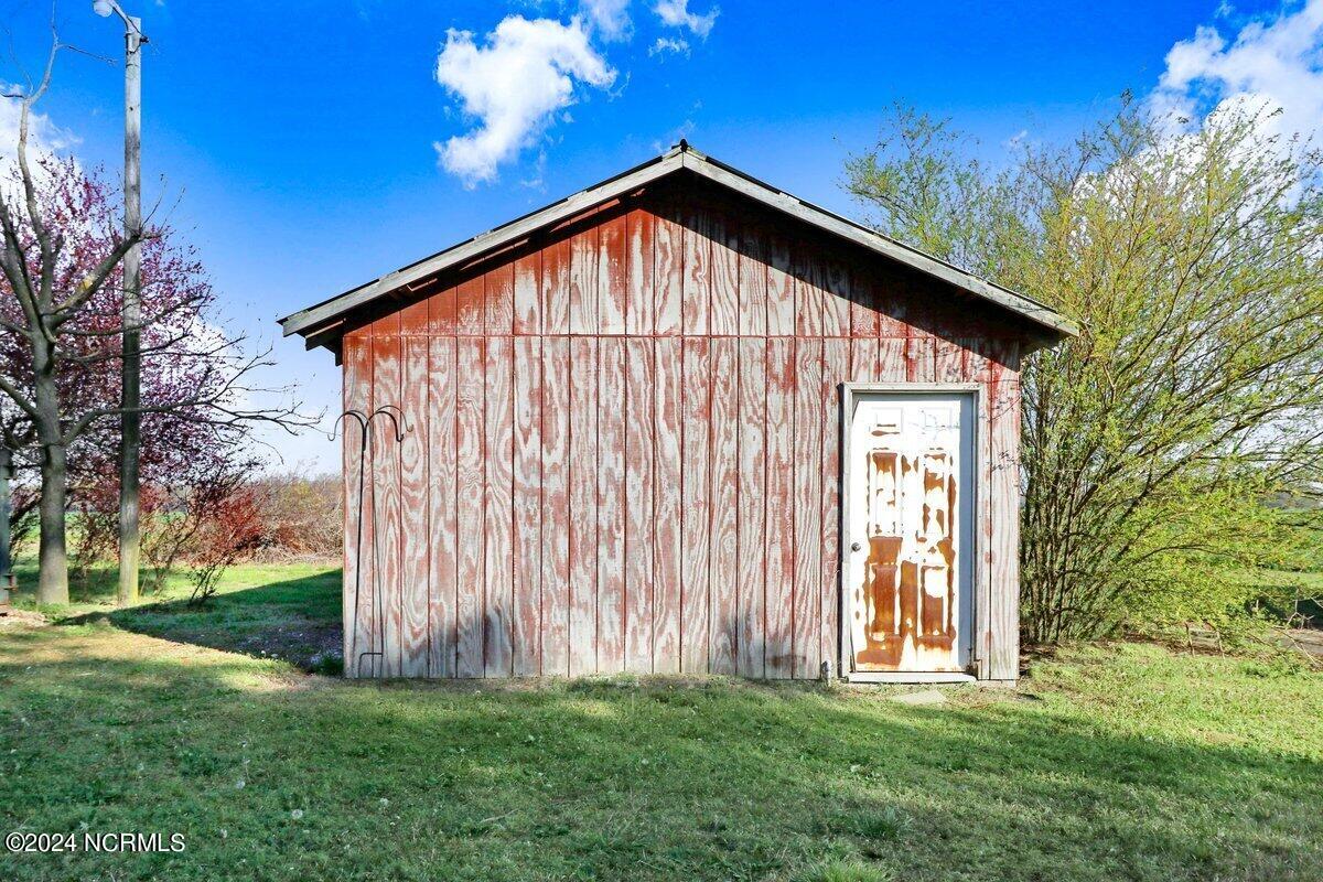 502 Bennetts Bridge Road Mount Olive, NC 28365 - Photo 6 of 27 502 Bennetts Bridge Rd-7