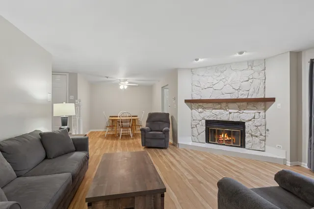 $335,000 | 724 Maplewood Court, Unit 34B, Willowbrook, IL 60527