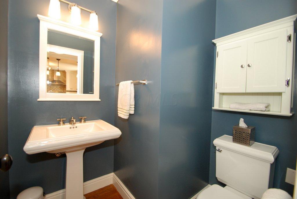 2244 Abington Road Columbus, OH 43221 - Photo 12 of 38