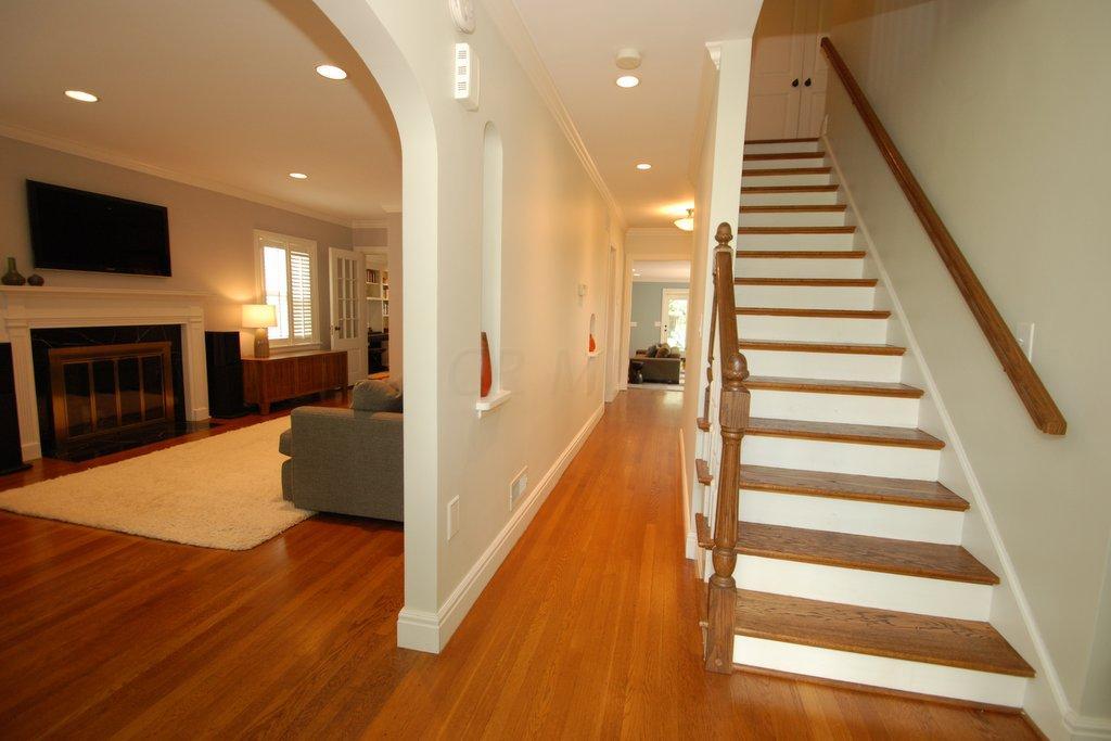 2244 Abington Road Columbus, OH 43221 - Photo 3 of 38