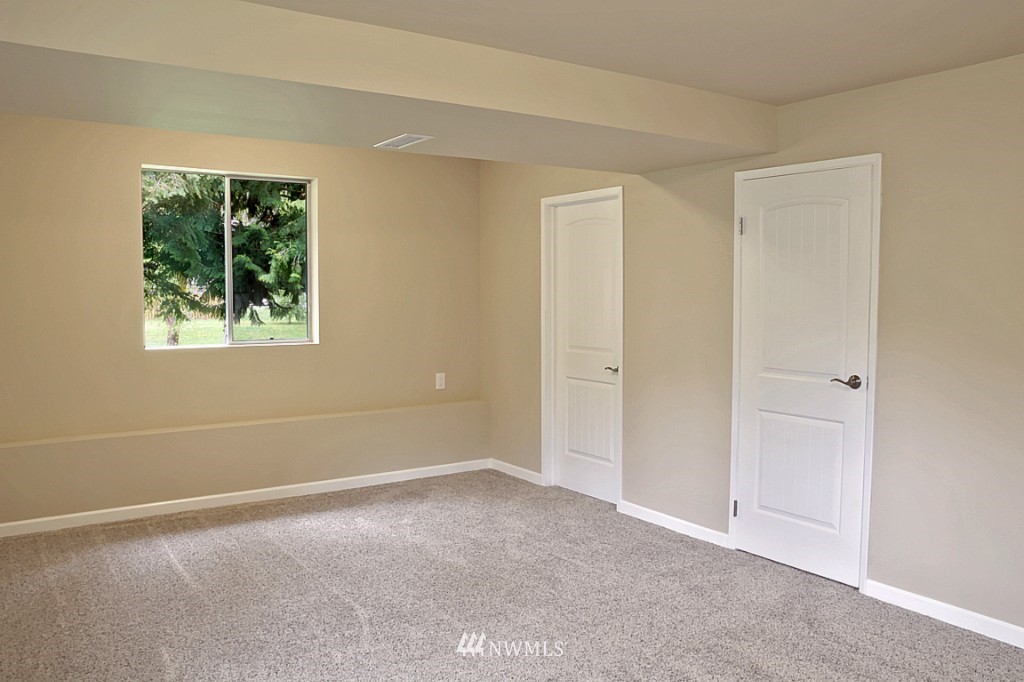 16700 132nd Place Southeast Renton, WA 98058 - Photo 12 of 18 Gallery Image 12