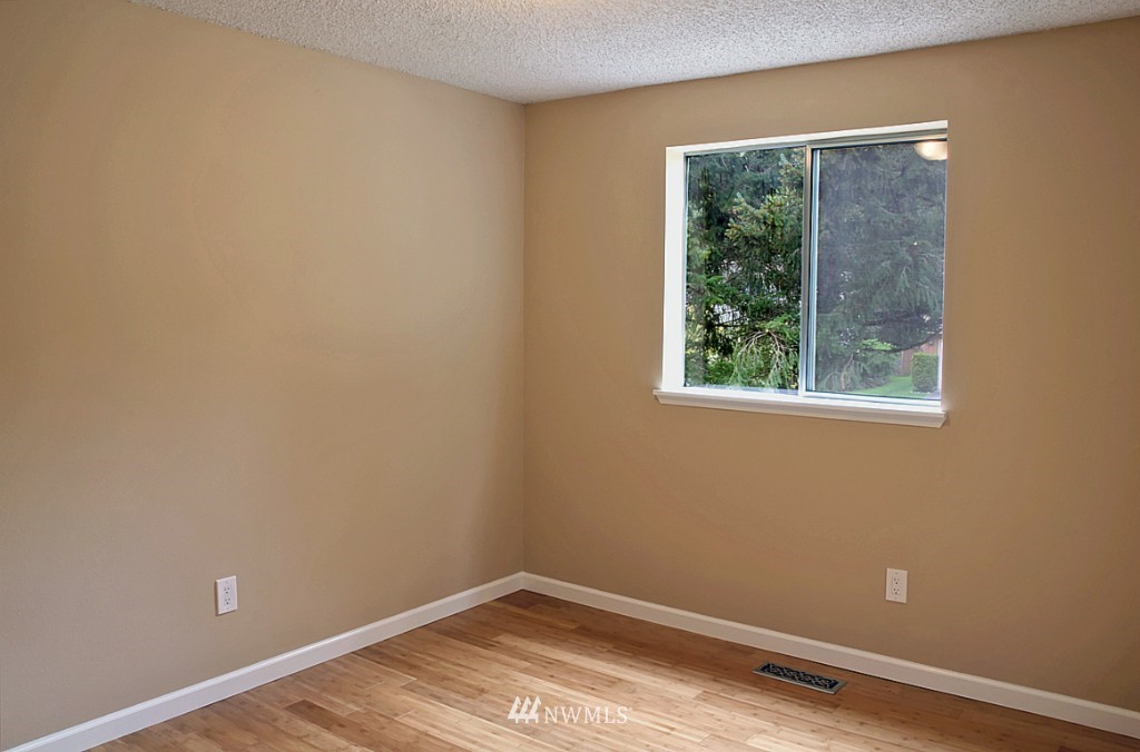 16700 132nd Place Southeast Renton, WA 98058 - Photo 14 of 18 Gallery Image 14