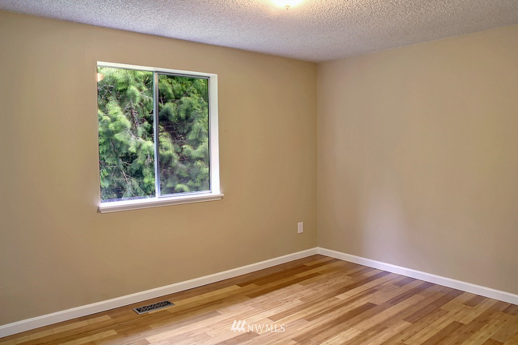 16700 132nd Place Southeast Renton, WA 98058 - Photo 8 of 18 Gallery Image 8