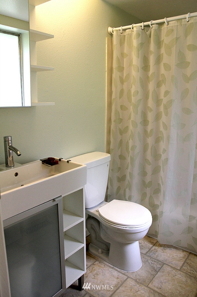 16700 132nd Place Southeast Renton, WA 98058 - Photo 9 of 18 Gallery Image 9