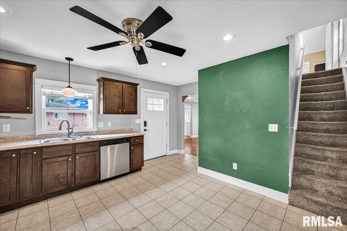 226 North Fourth Avenue Morton, IL 61550 - Photo 12 of 35