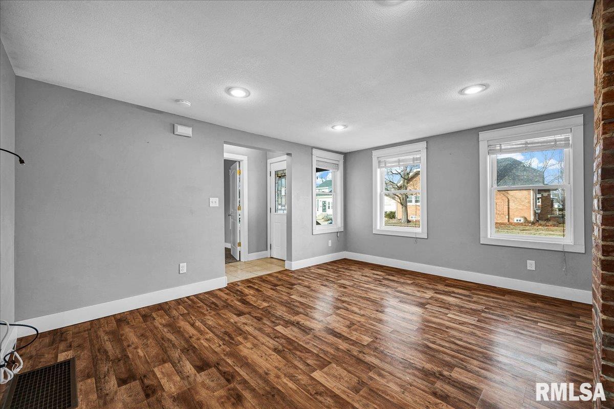 226 North Fourth Avenue Morton, IL 61550 - Photo 6 of 35