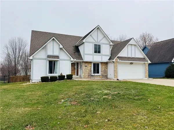 $430,000 | 5115 Pelican Point, Lee's Summit, MO 64082