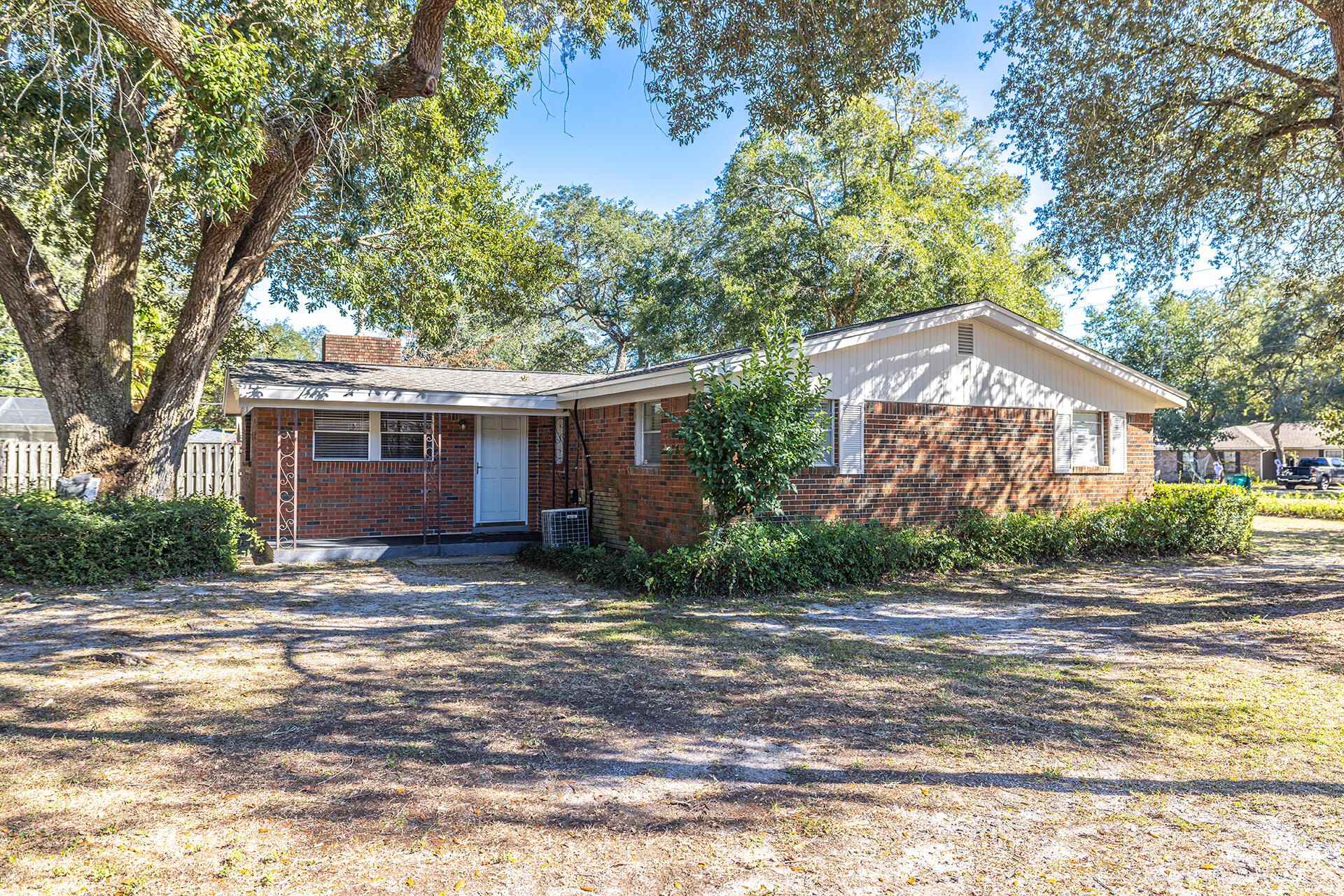 1709 Valparaiso Boulevard Niceville, FL 32578 - Photo 3 of 33 a view of a house with a patio