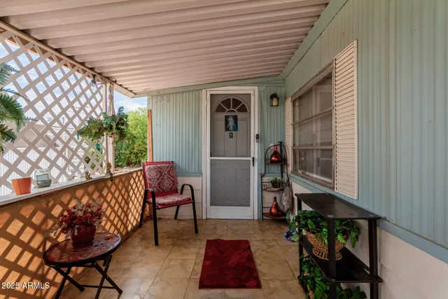 a view of entryway with a dining room