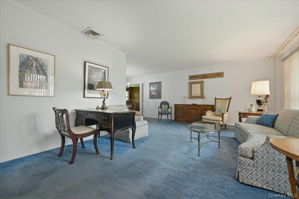 578 Richmond Road East Meadow, NY 11554 - Photo 6 of 33