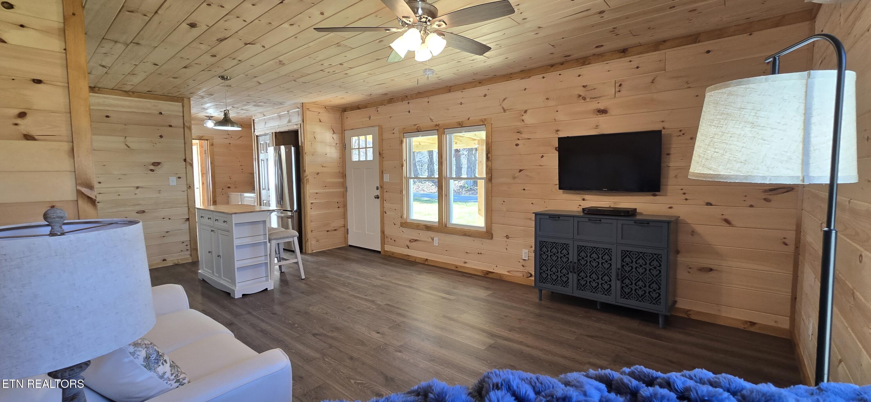 910 Barnett Bridge Road Lancing, TN 37770 - Photo 4 of 20 20251117_122257