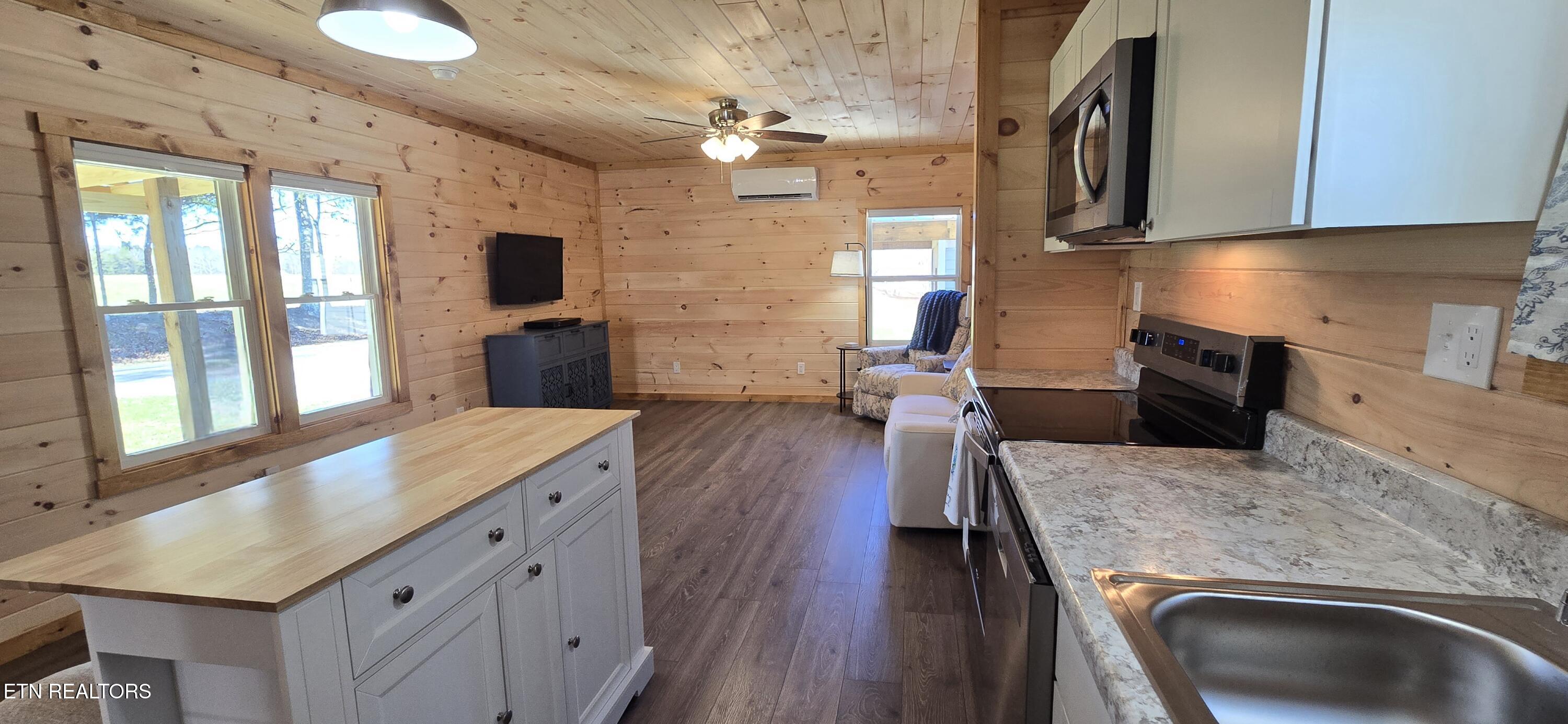 910 Barnett Bridge Road Lancing, TN 37770 - Photo 8 of 20 20251117_132403