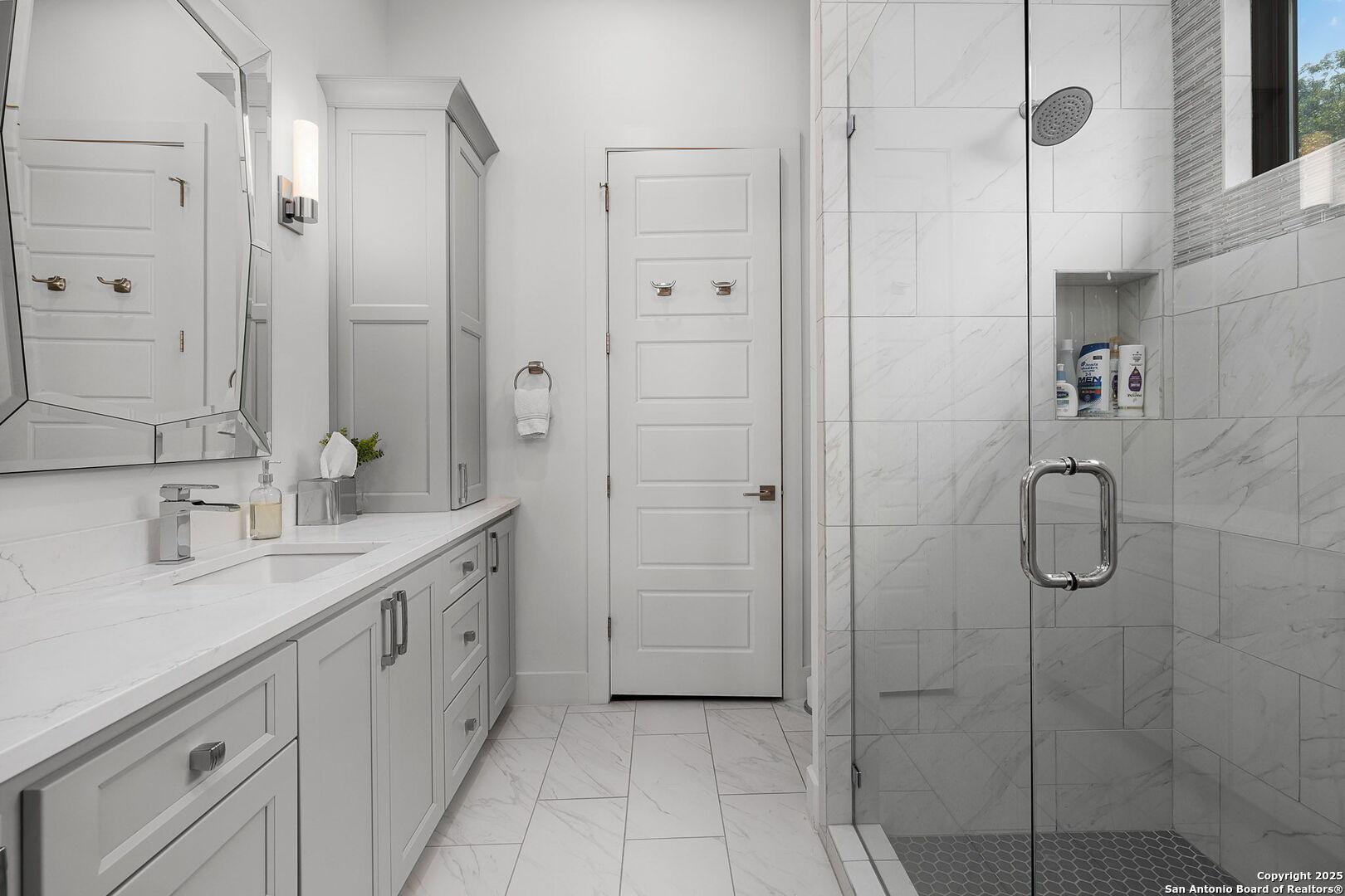 140 Rio Azul Seguin, TX 78155 - Photo 26 of 34 a spacious bathroom with a shower sink and mirror