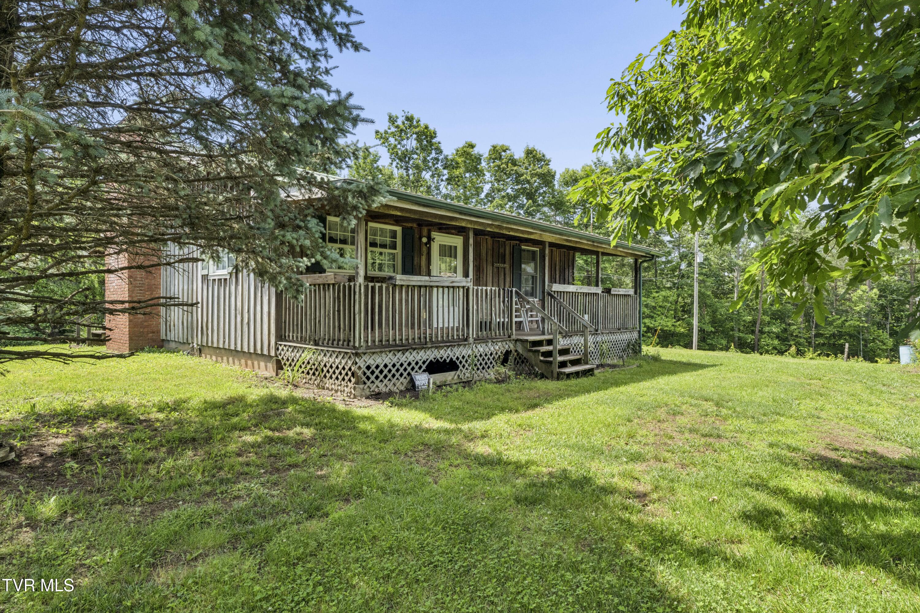 1820 Frank Roberts Road Afton, TN 37616 - Photo 2 of 73 Frank2-16