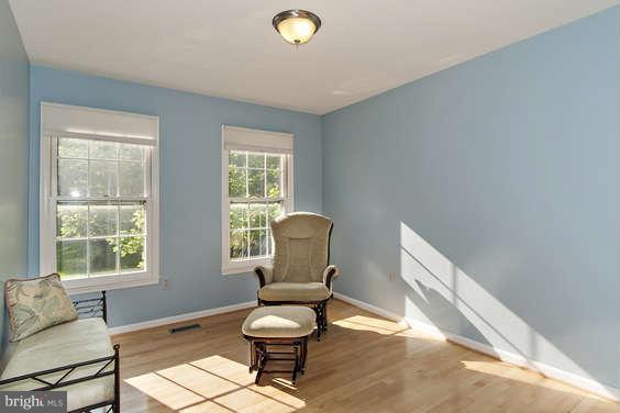 2803 Deer Ridge Drive Silver Spring, MD 20904 - Photo 20 of 30 a living room with furniture and a window