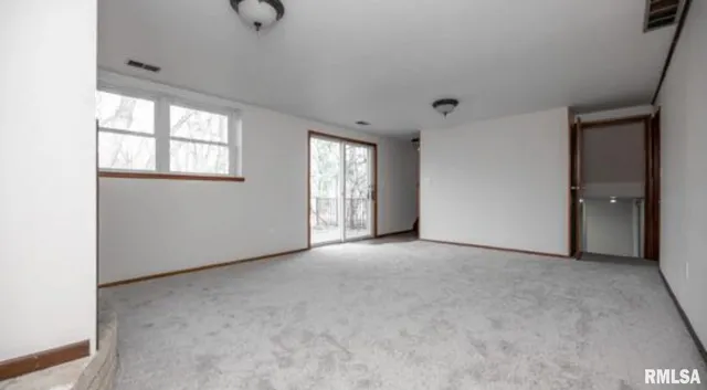 $1,900 | 2303 West Pintura Court, Peoria, IL 61614