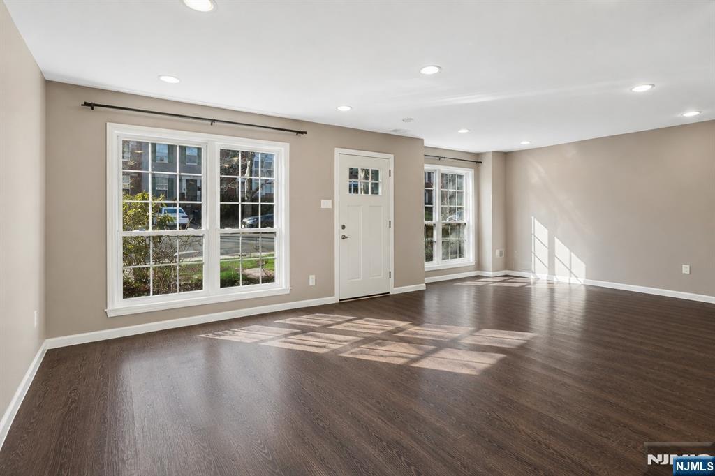 74 Boston Street Newark, NJ 07103 - Photo 3 of 18