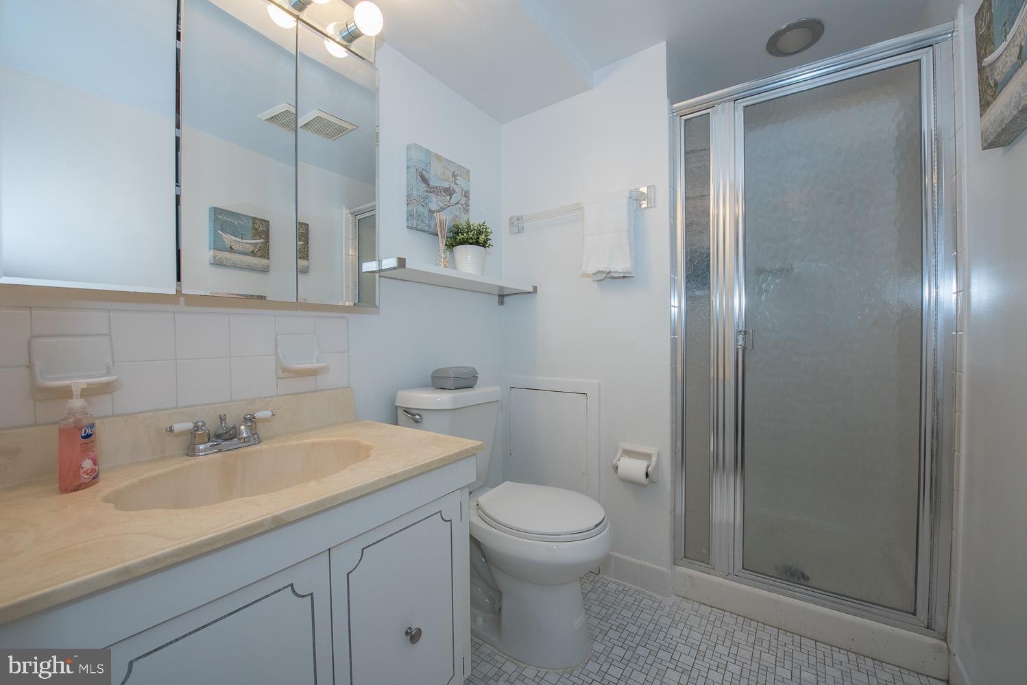 19 Rock Hill Road, Unit 2E Bala Cynwyd, PA 19004 - Photo 10 of 20