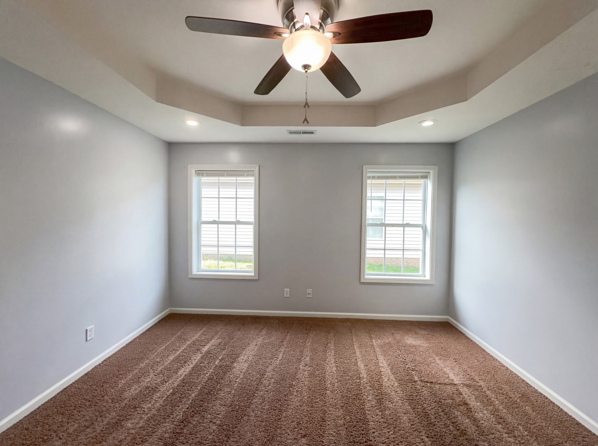 511 Bridle Way Hopkinsville, KY 42240 - Photo 4 of 17 a view of an empty room and window