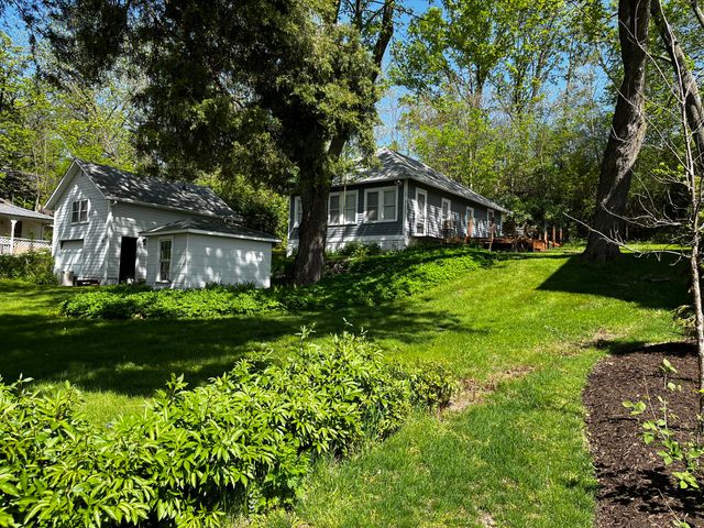 132 West Main Street, Fontana, WI 53125