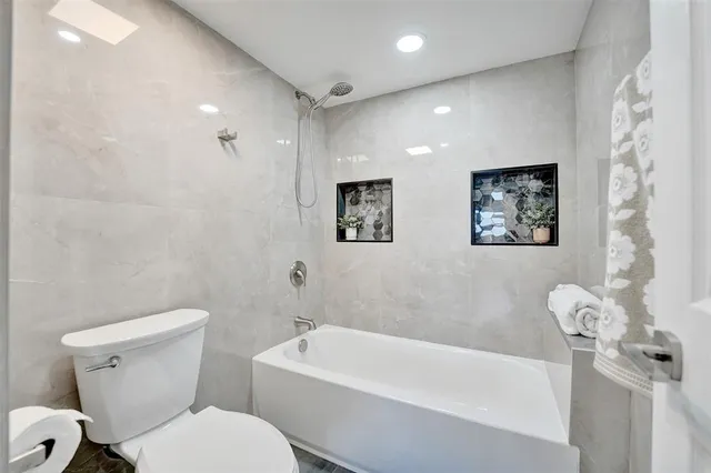 $3,400 | 3200 Port Royale Drive North, Unit 905, Fort Lauderdale, FL 33308