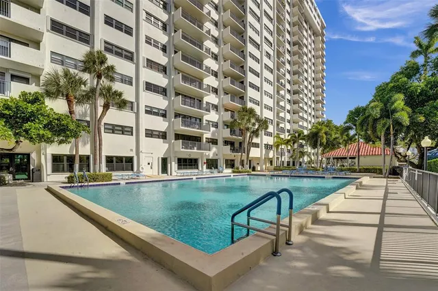 $3,400 | 3200 Port Royale Drive North, Unit 905, Fort Lauderdale, FL 33308