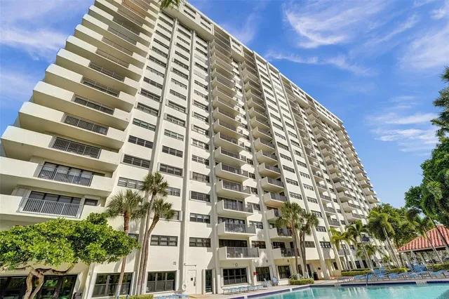 $3,400 | 3200 Port Royale Drive North, Unit 905, Fort Lauderdale, FL 33308