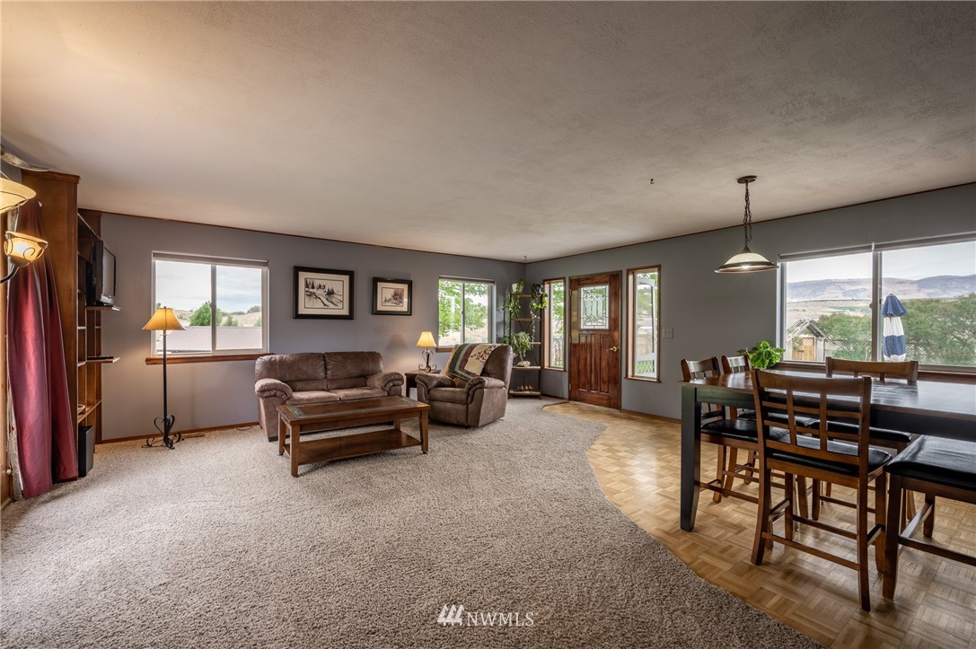 3680 West Malaga Road Malaga, WA 98828 - Photo 3 of 36 Gallery Image 3