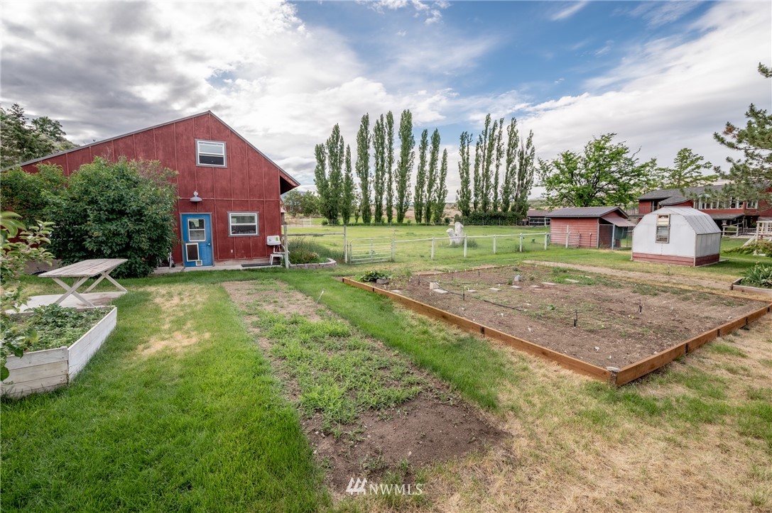 3680 West Malaga Road Malaga, WA 98828 - Photo 31 of 36 Gallery Image 31