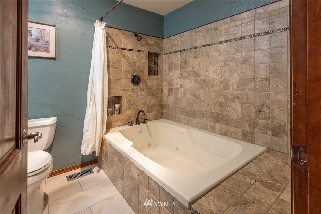 3680 West Malaga Road Malaga, WA 98828 - Photo 8 of 36 Gallery Image 8