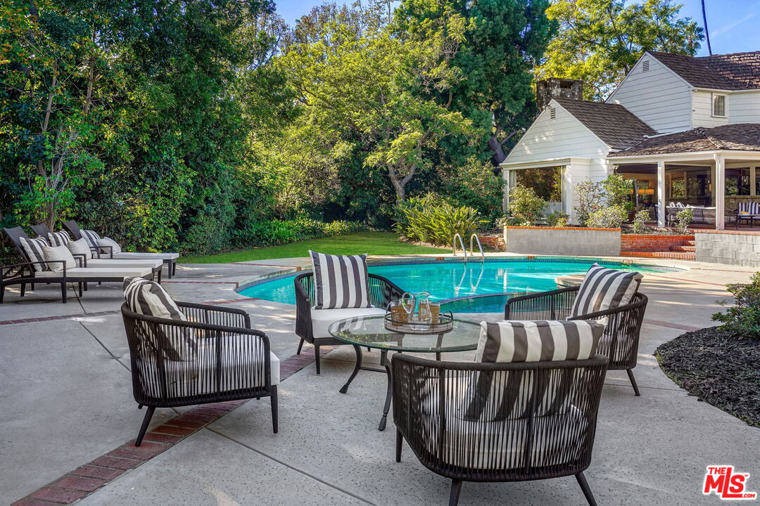 814 Foothill Road Beverly Hills, CA 90210 - Photo 36 of 44