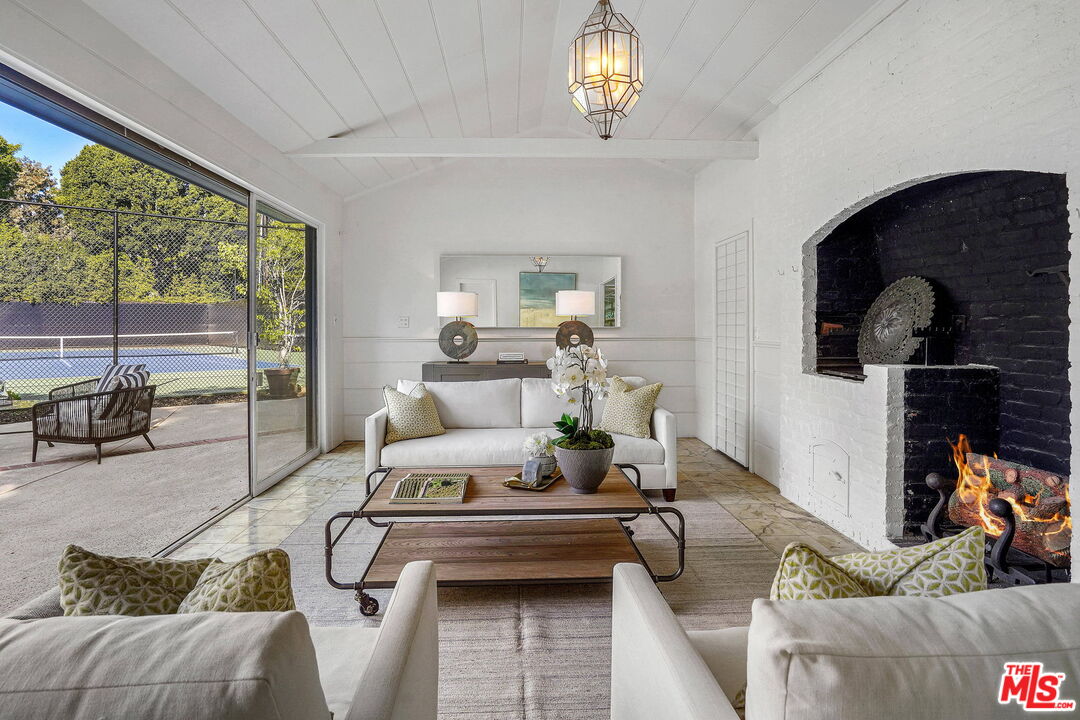 814 Foothill Road Beverly Hills, CA 90210 - Photo 39 of 44