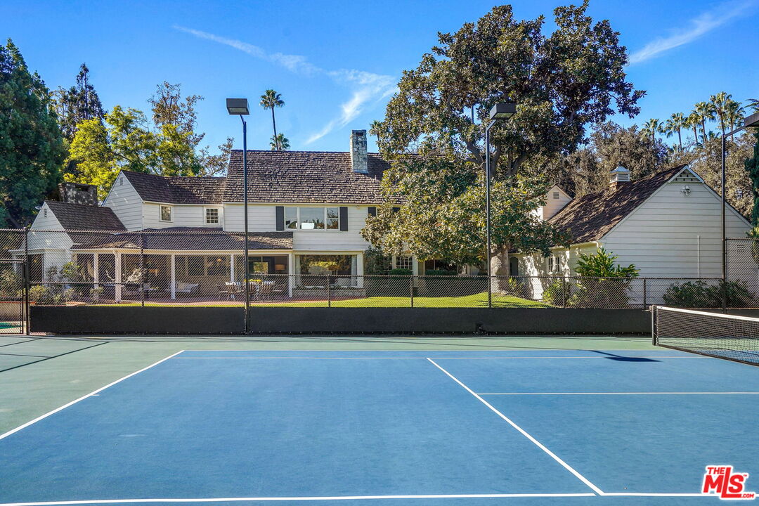 814 Foothill Road Beverly Hills, CA 90210 - Photo 4 of 44