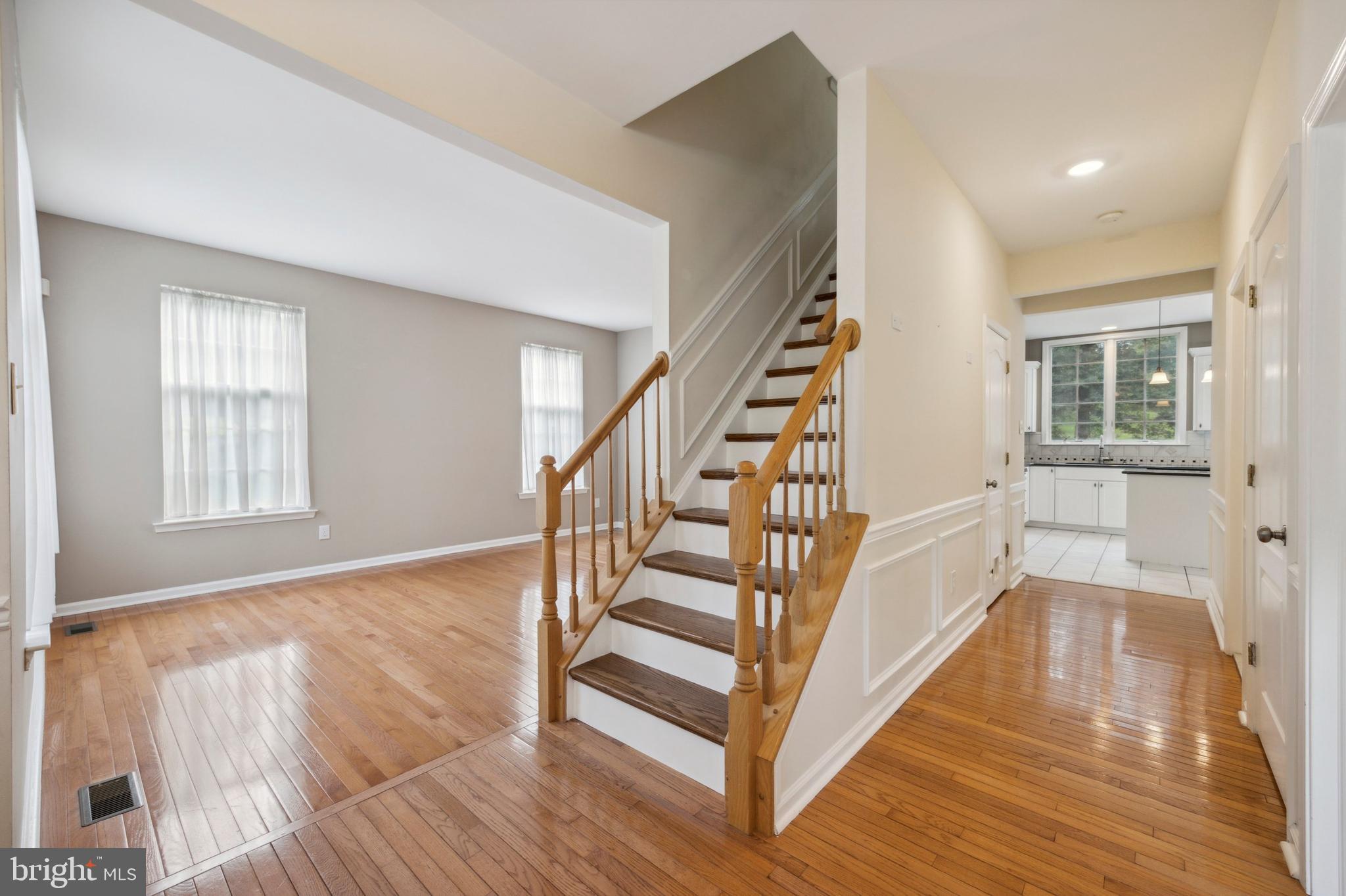 411 Knolls Road West Chester, PA 19382 - Photo 17 of 34 living room