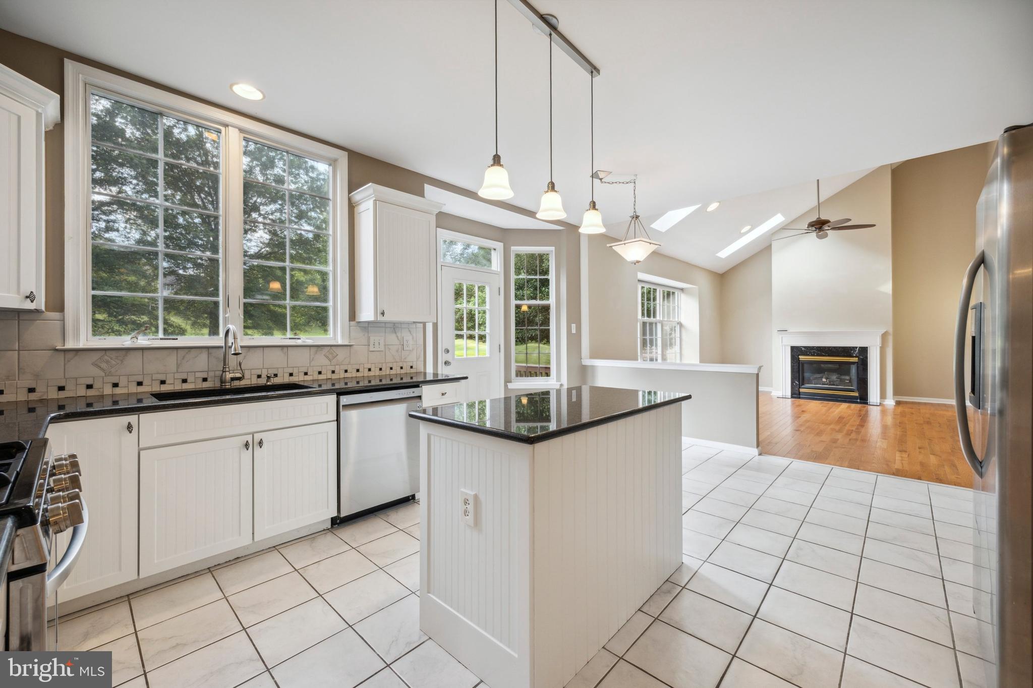 411 Knolls Road West Chester, PA 19382 - Photo 25 of 34 kitchen
