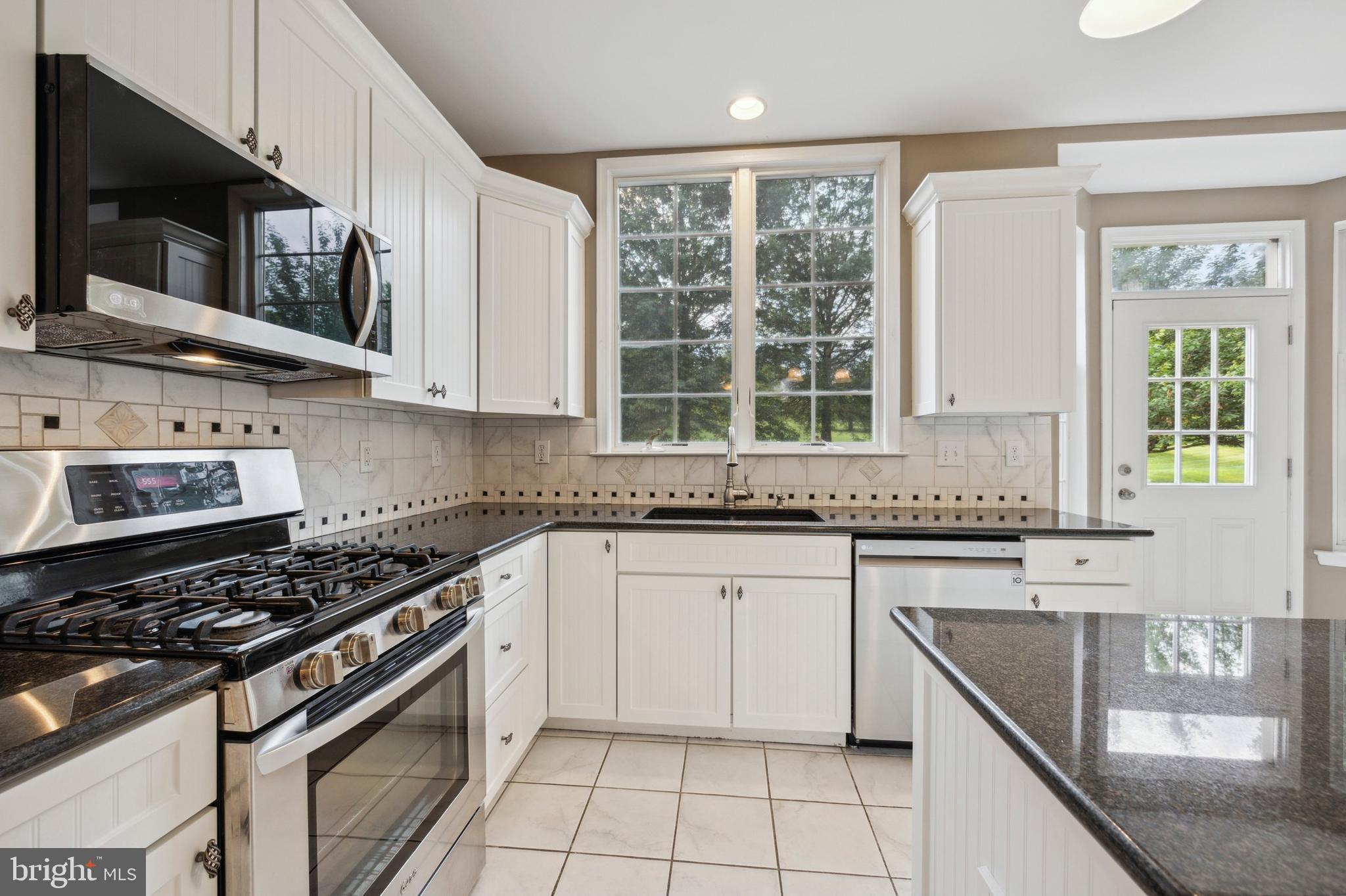 411 Knolls Road West Chester, PA 19382 - Photo 26 of 34 kitchen
