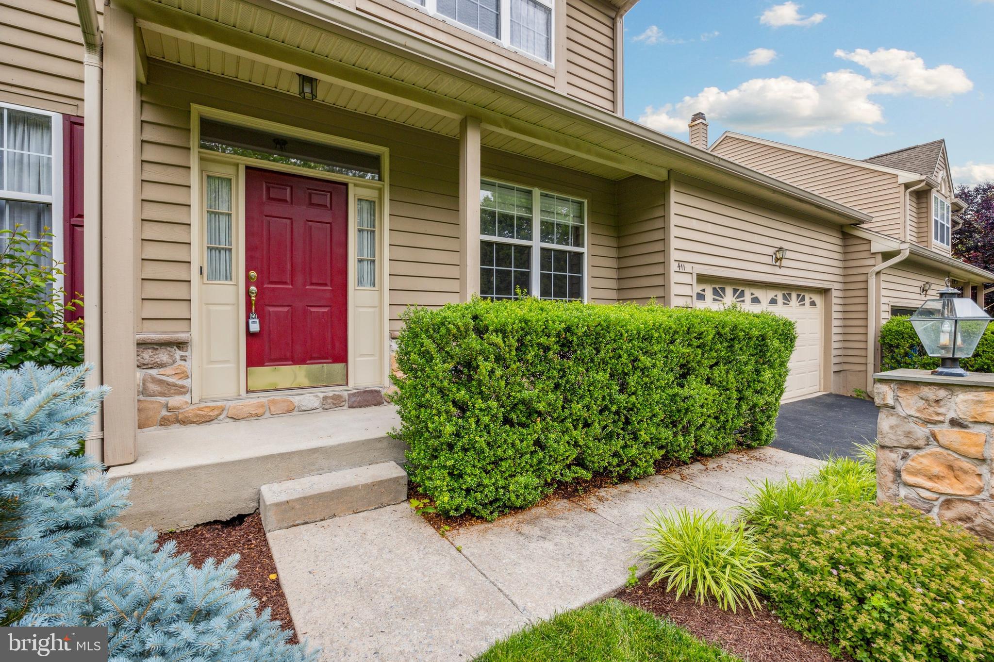 411 Knolls Road West Chester, PA 19382 - Photo 3 of 34