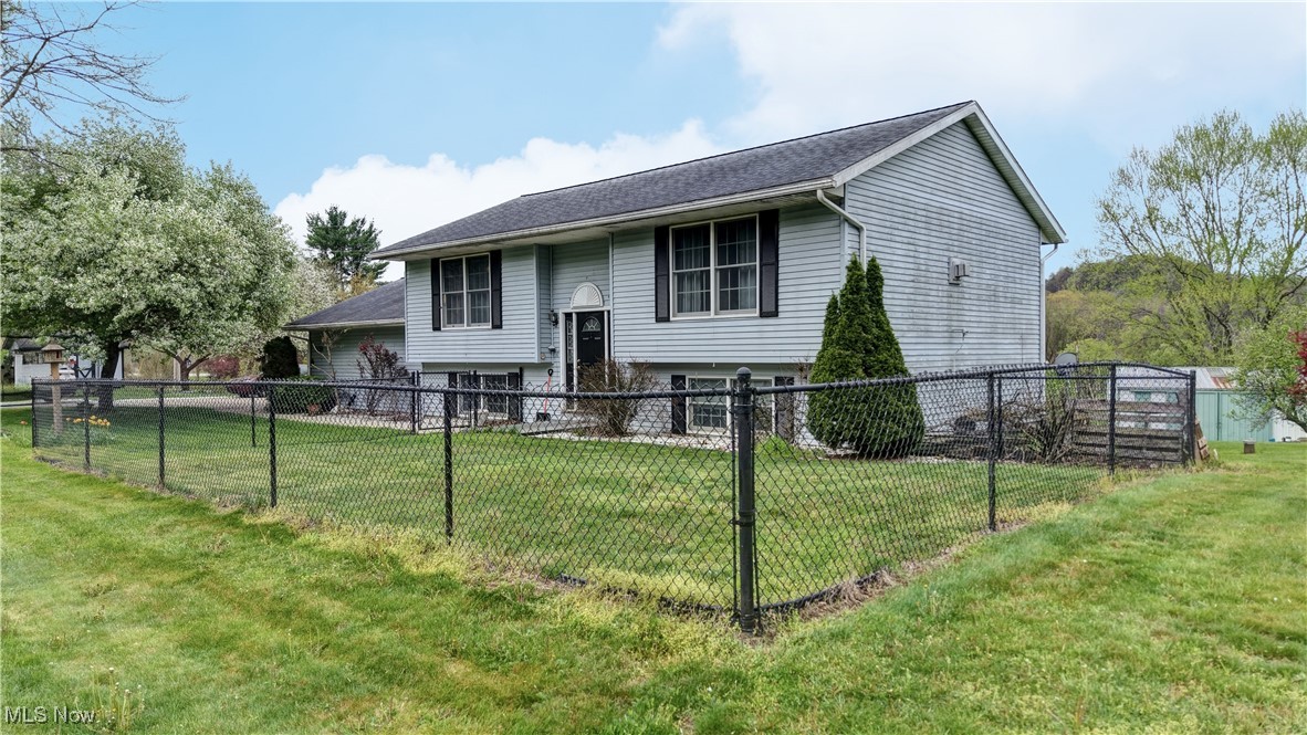 87410 Reed Road Uhrichsville, OH 44683 - Photo 3 of 40 Gallery Image 3