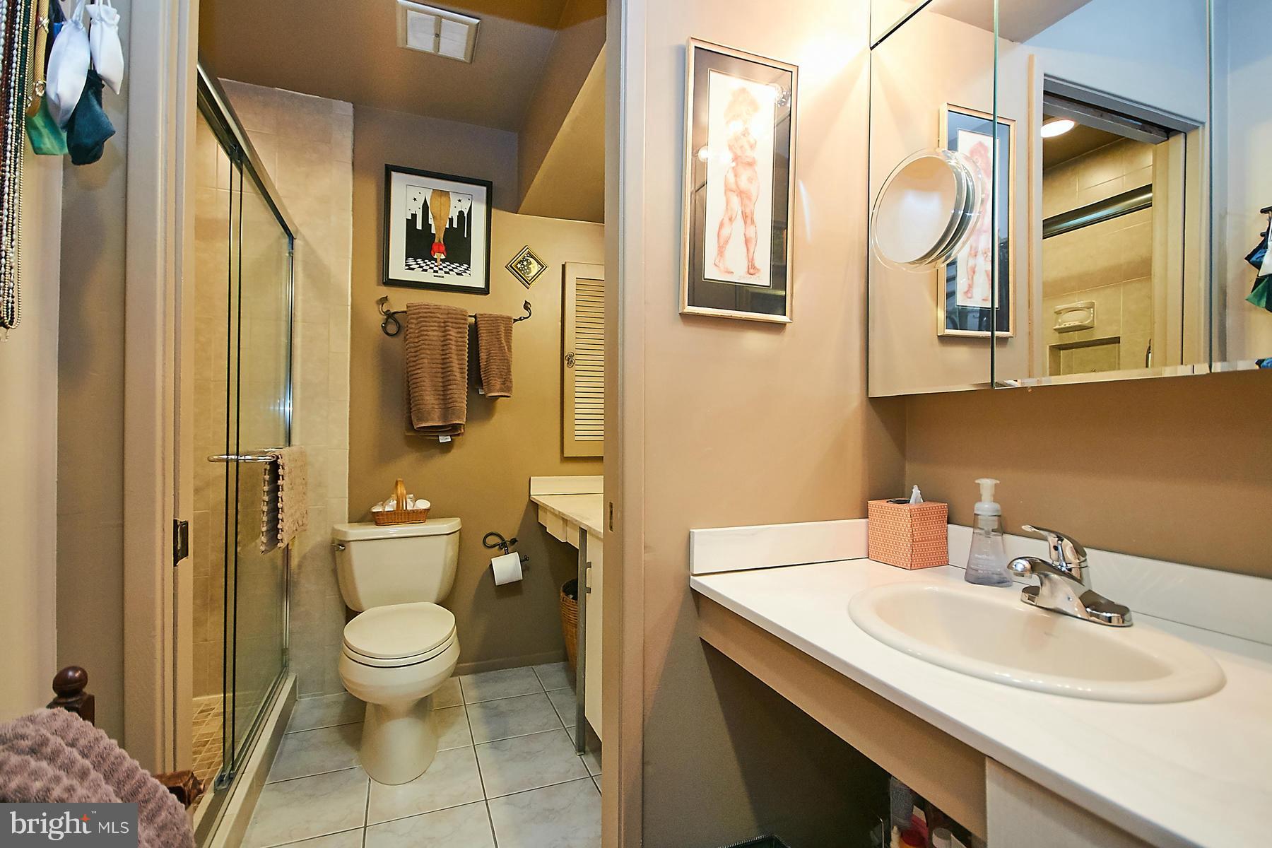 1422 Aldenham Lane Reston, VA 20190 - Photo 18 of 30 Bath (Master)