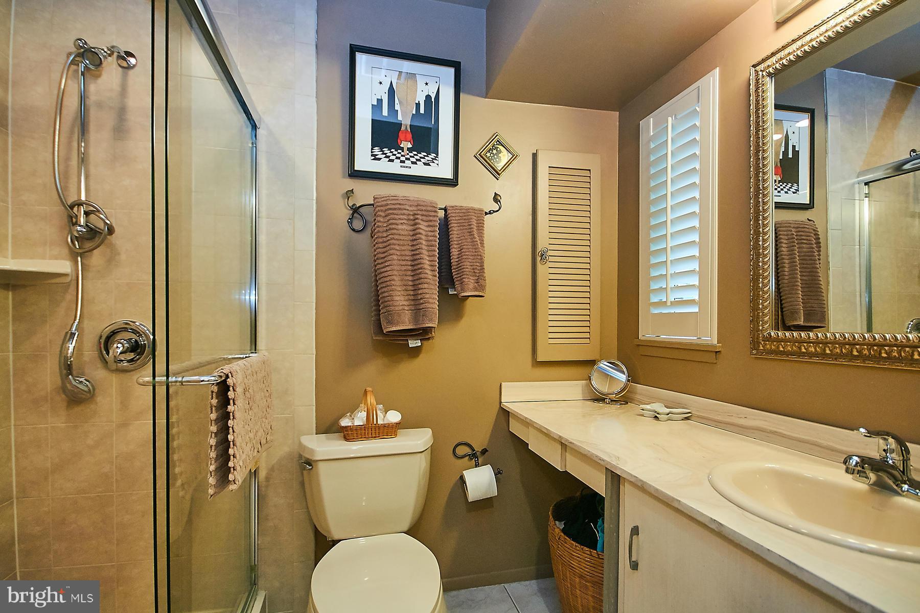 1422 Aldenham Lane Reston, VA 20190 - Photo 19 of 30 Bath (Master)