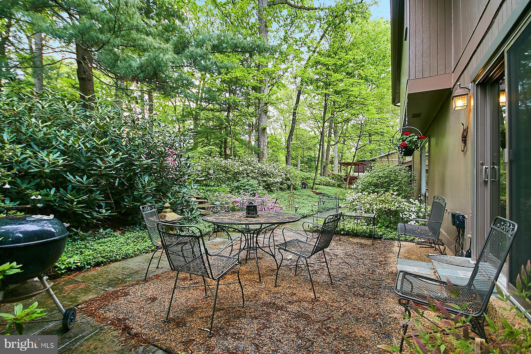 1422 Aldenham Lane Reston, VA 20190 - Photo 28 of 30 Exterior (Rear)