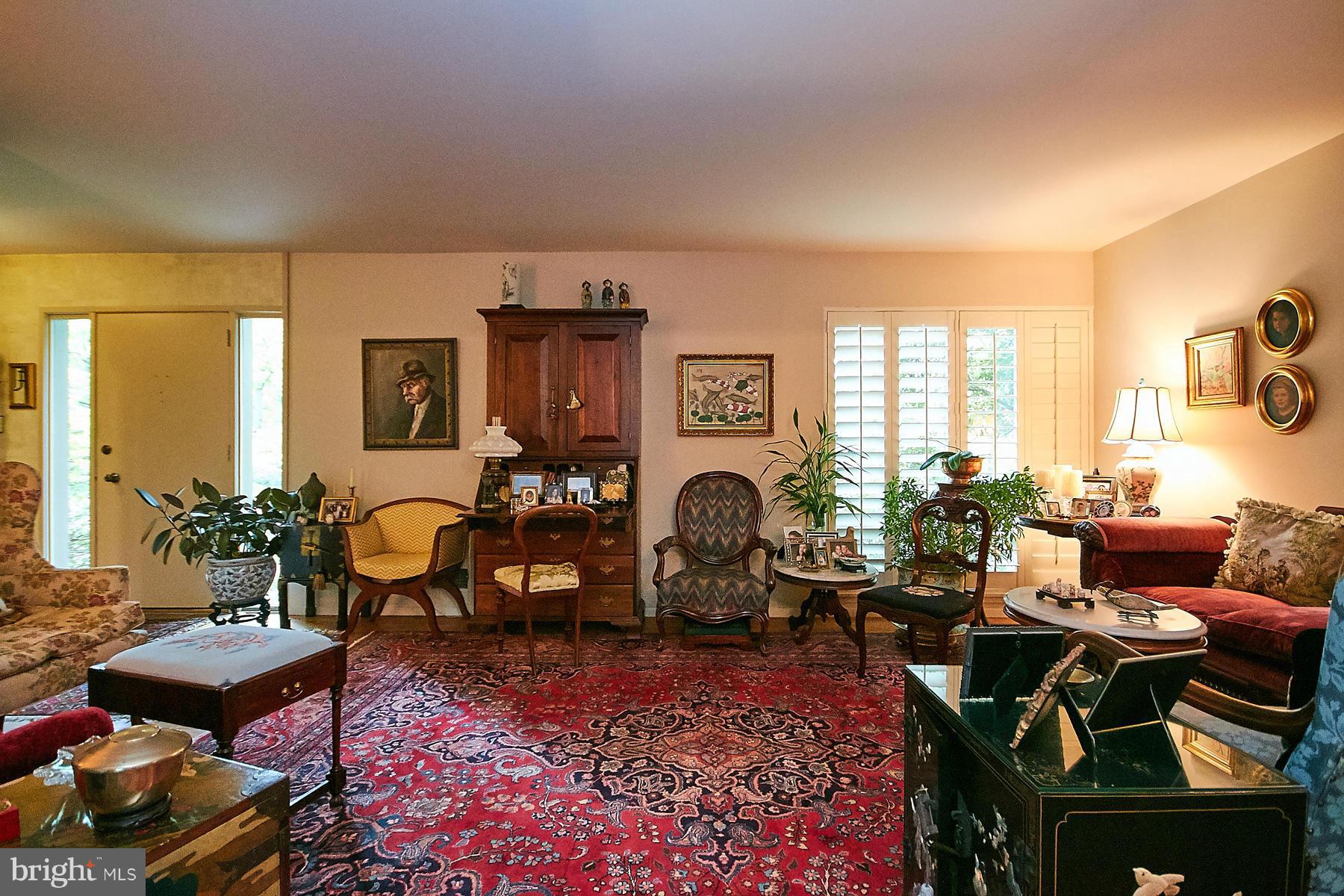 1422 Aldenham Lane Reston, VA 20190 - Photo 7 of 30 Living Room