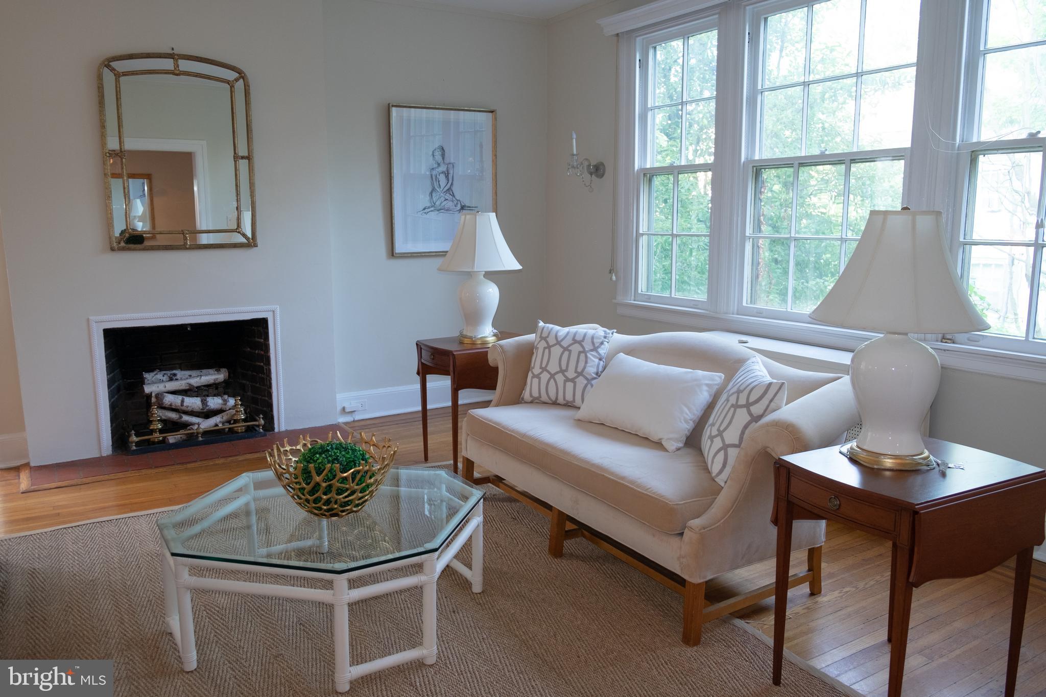 3931 Cloverhill Road Baltimore, MD 21218 - Photo 2 of 32 Spacious Formal LR