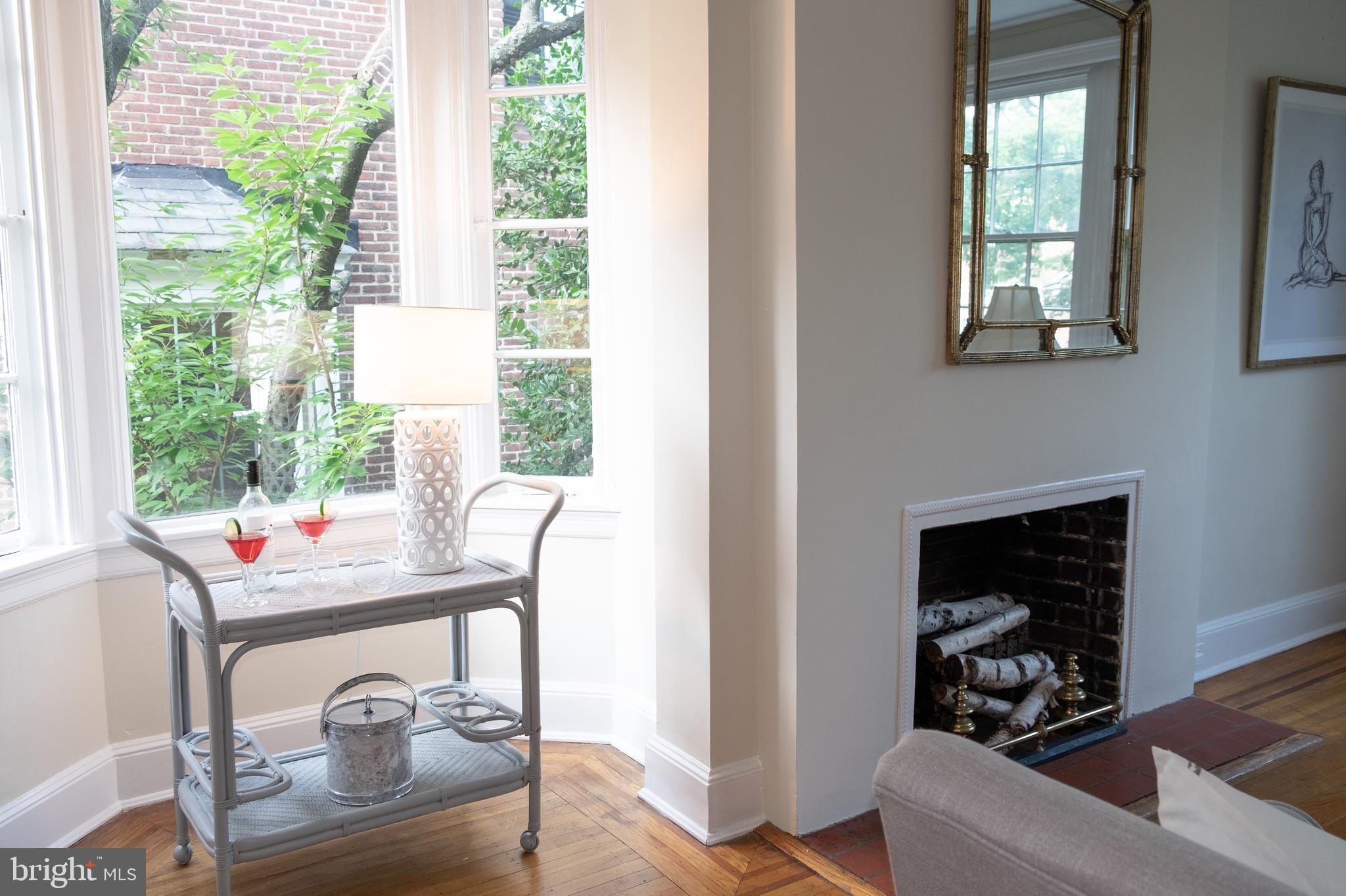 3931 Cloverhill Road Baltimore, MD 21218 - Photo 5 of 32 Charming Alcove off LR