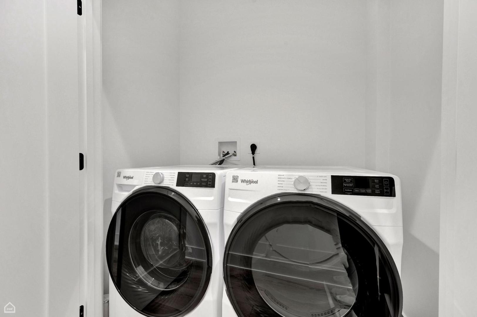 1607 West 13th Street, Unit 200 Chicago, IL 60608 - Photo 10 of 17 a utility room with dryer and washer