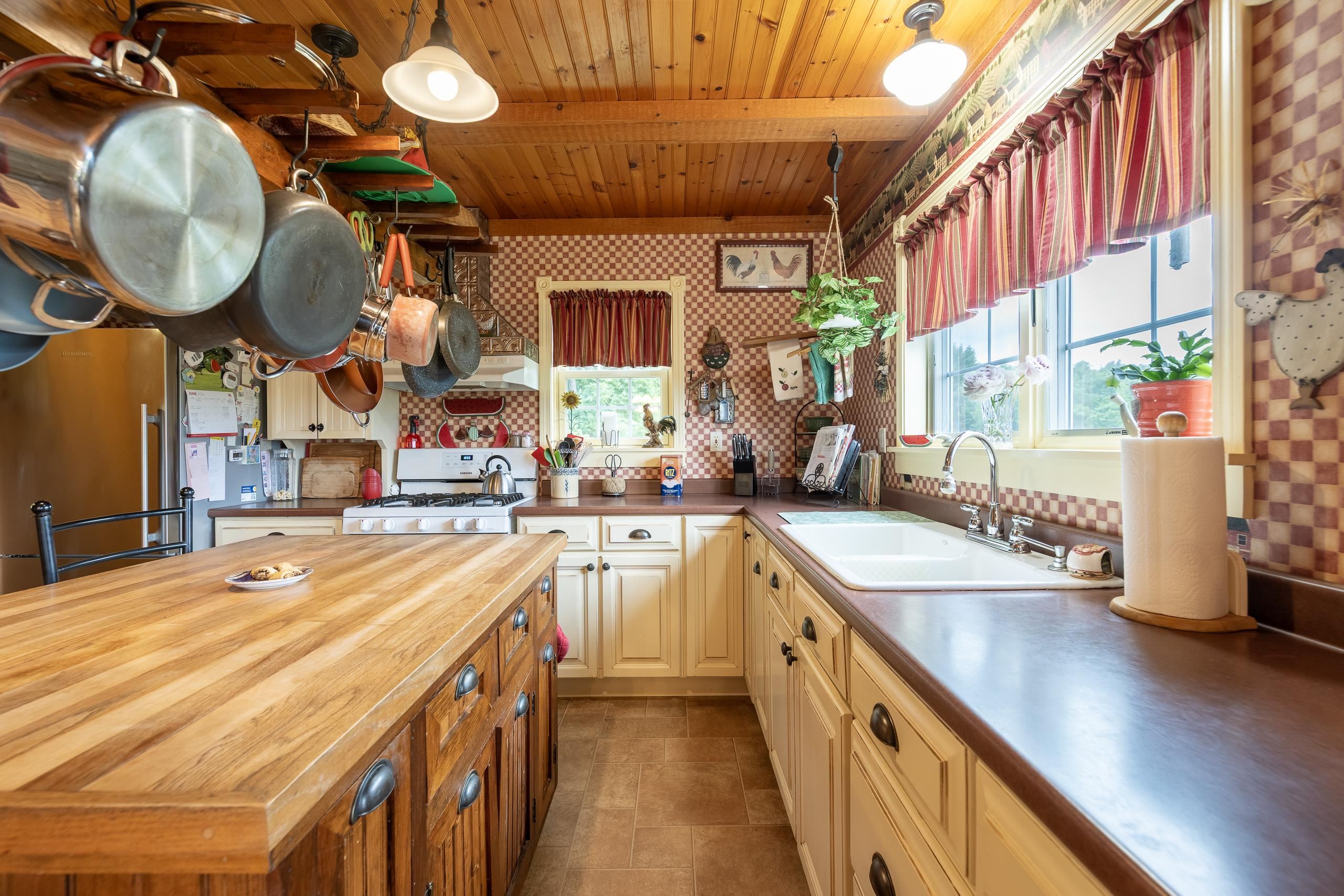709 Little Sherburne Road Killington, VT 05751 - Photo 6 of 60