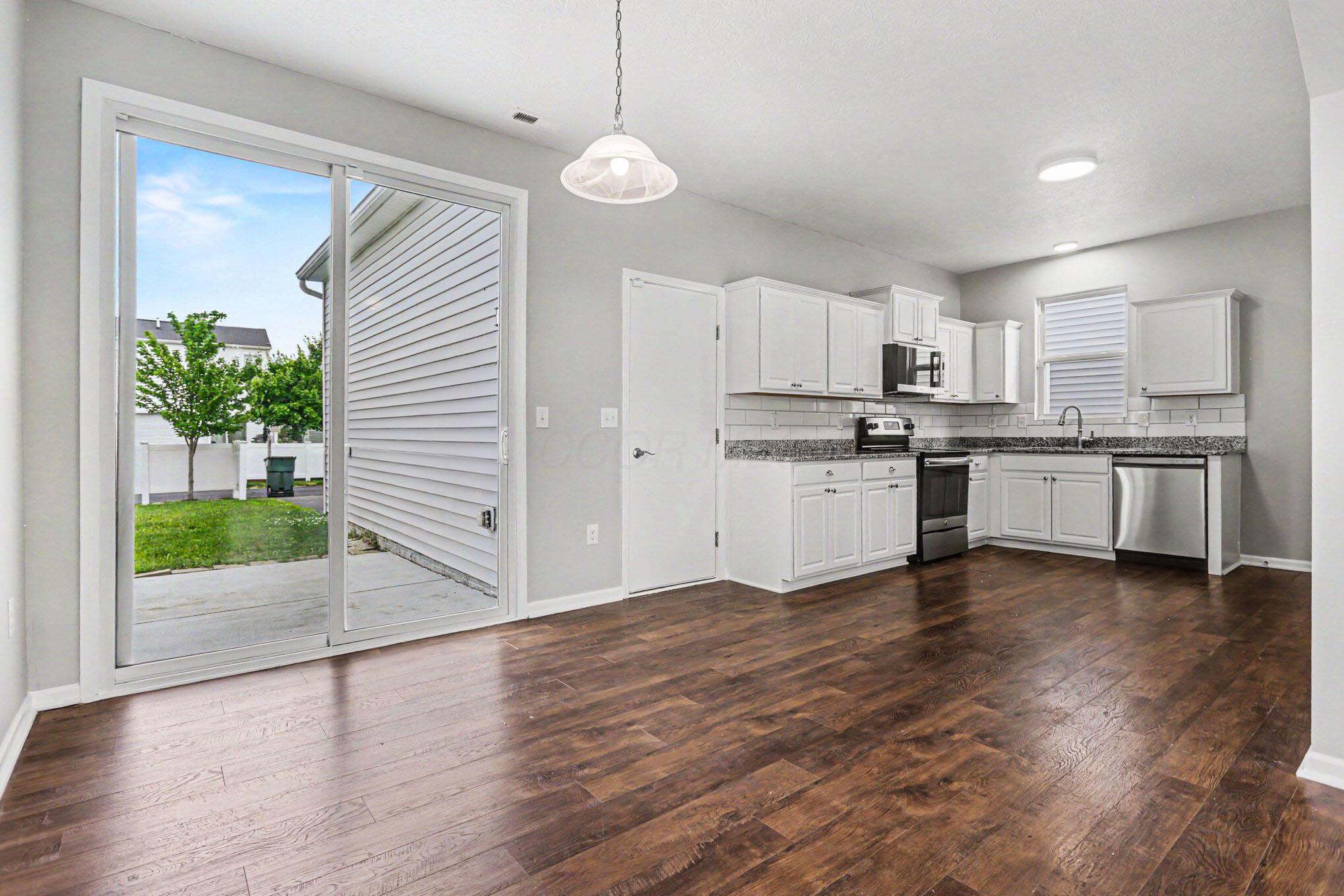 5458 Spring River Avenue Dublin, OH 43016 - Photo 11 of 38 010_file_7324 copy