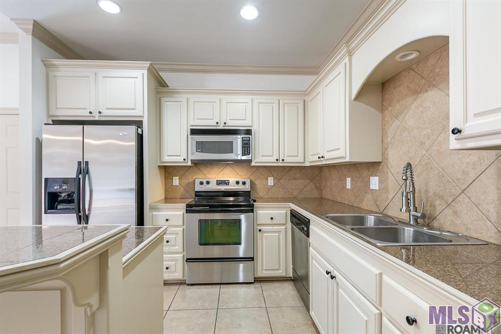 9541 Summer Pointe Avenue Baton Rouge, LA 70810 - Photo 2 of 25