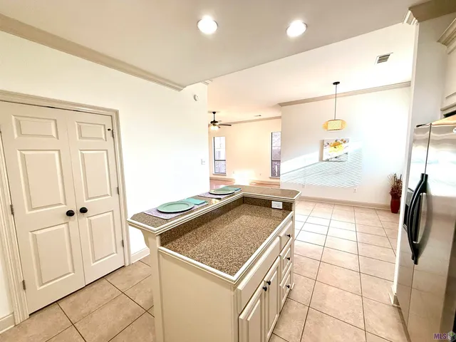 $2,000 | 9541 Summer Pointe Avenue, Baton Rouge, LA 70810